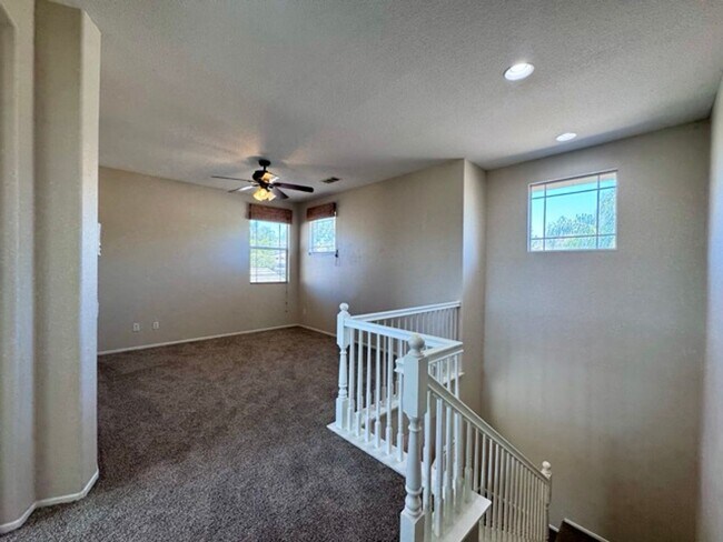 Building Photo - Beautiful 4 Bedroom + Office Home for Lease