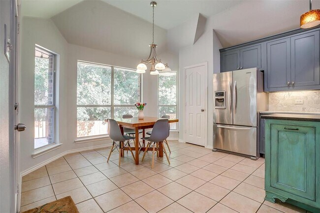 Building Photo - 750 Shady Tree Ct