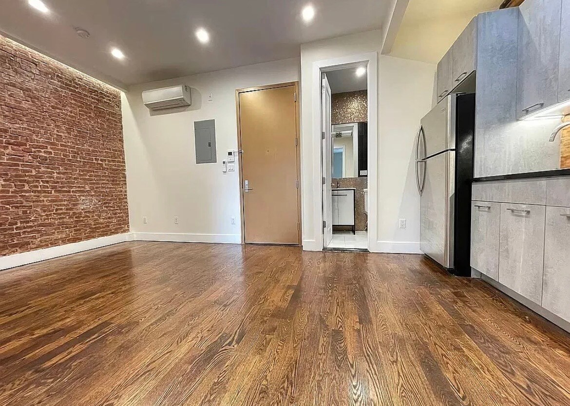 Building Photo - 2156A Fulton St