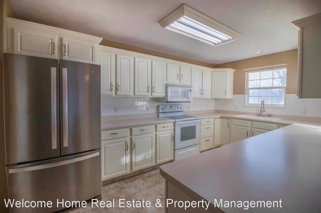 Primary Photo - 3 br, 2 bath House - 35450 Golden Eagle Ct