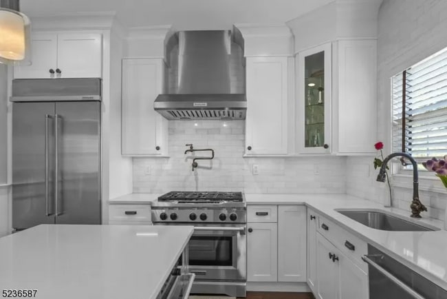 Building Photo - Modern Colonial Single-Family Home