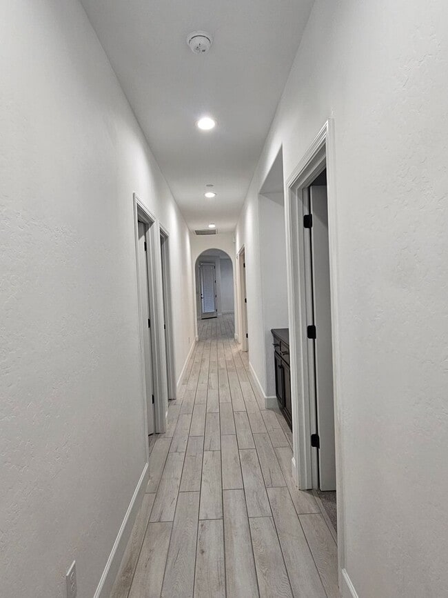 Building Photo - Beautiful Home in Gated Community