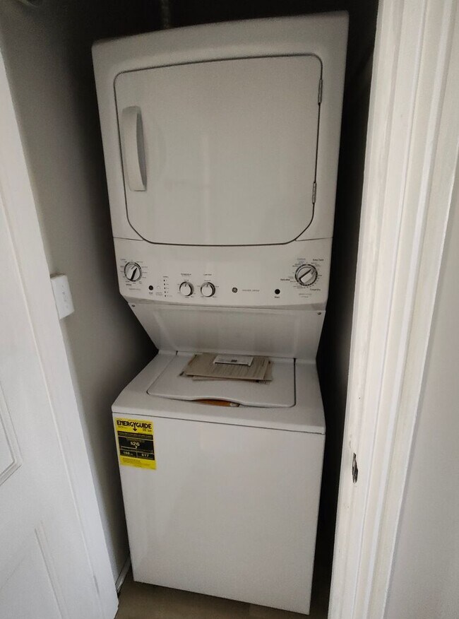 Building Photo - 3 Bedroom Apartment - Kingston, NY