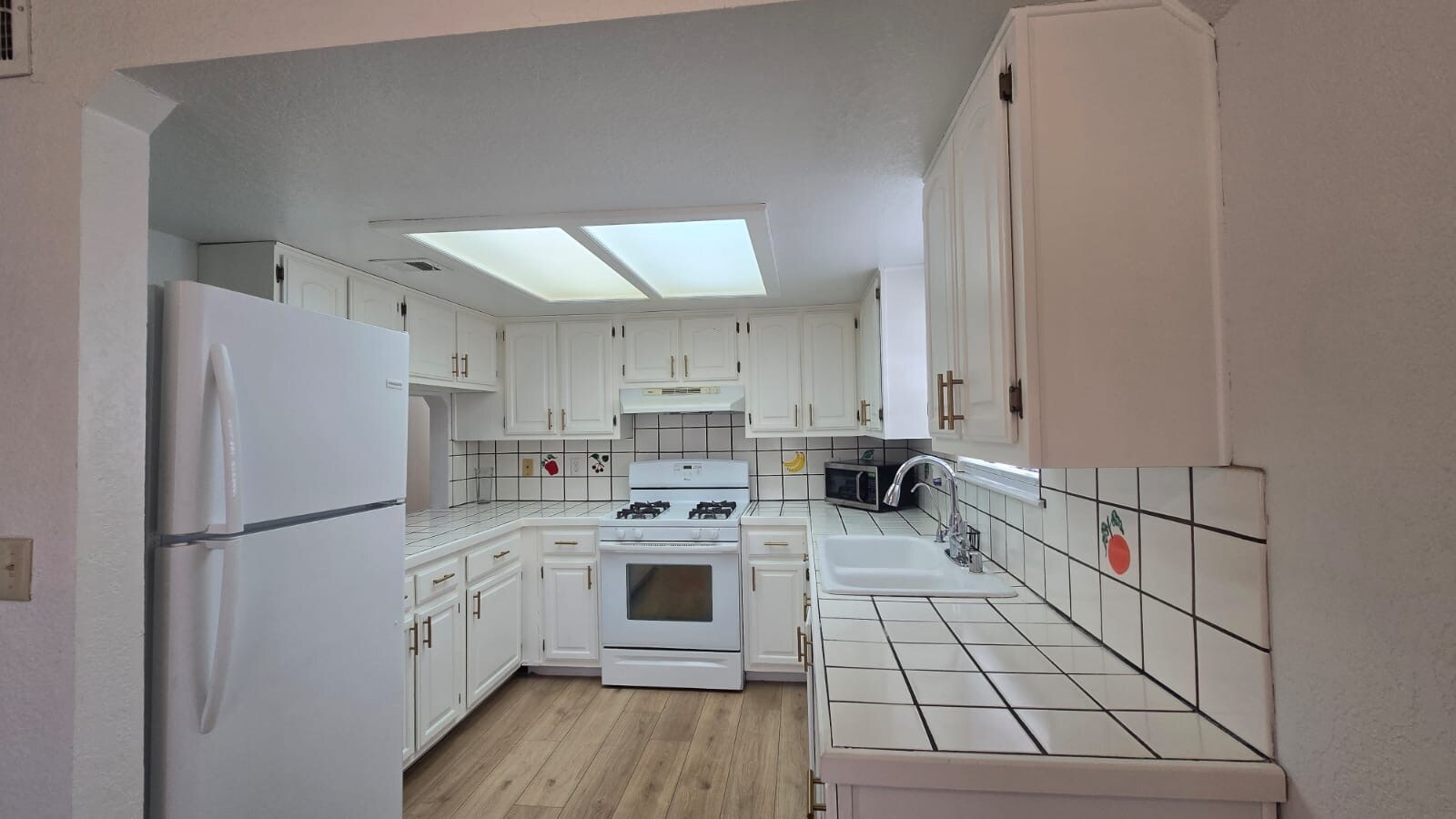 Building Photo - 5069 Eldora Ave