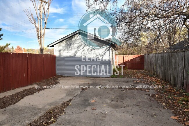 Building Photo - Central Norman 3 Bed 3 Bath PRELEASING FOR FALL 2026 SEMESTER