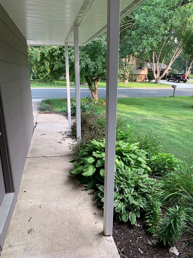 Building Photo - Beautifully Landscaped Split-Level Home