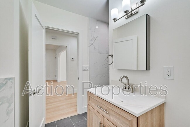 Building Photo - 207 Haight St