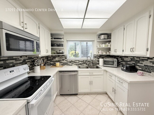 Building Photo - 17091 Bernardo Center Dr