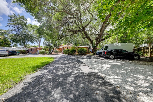 Building Photo - 1760 NE 144th St