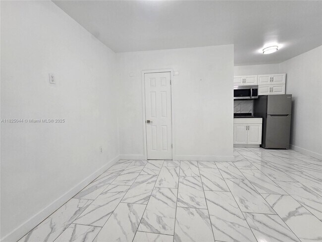 Building Photo - 1230 NW 70th St