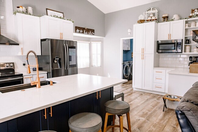 Building Photo - 22620 Willow Lakes Dr