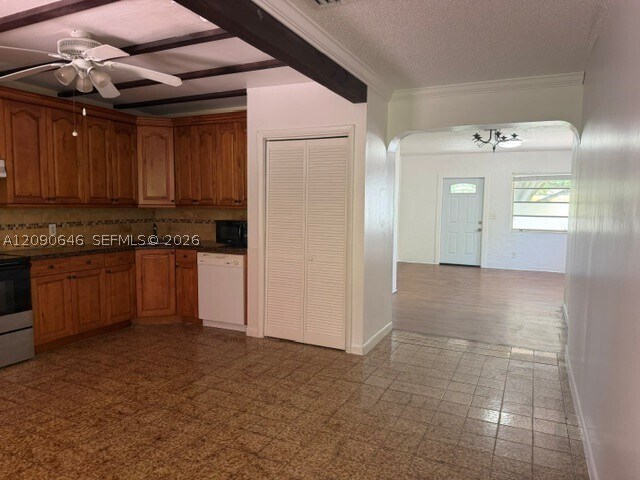 Building Photo - 2725 SW 82nd Ave