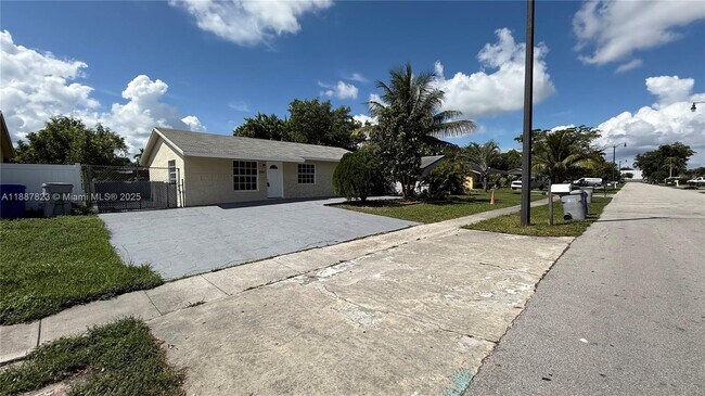 Building Photo - 2740 NW 9th St