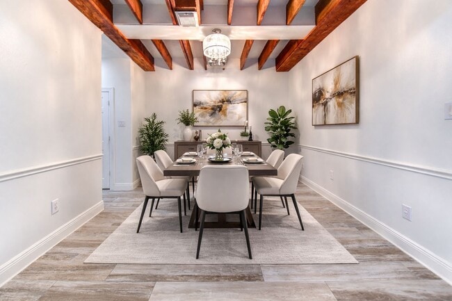 Building Photo - 1115 Enclave Square E