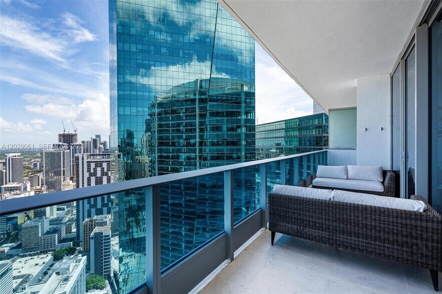 Building Photo - 200 Biscayne Boulevard Way