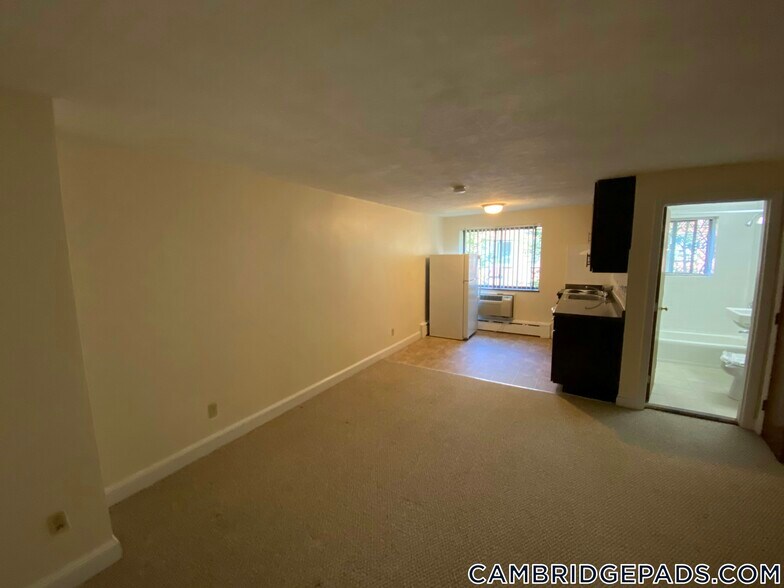 Building Photo - 9 Chester St