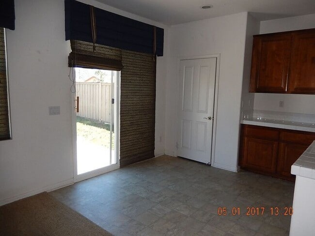 Building Photo - 35423 Ocotillo Ct