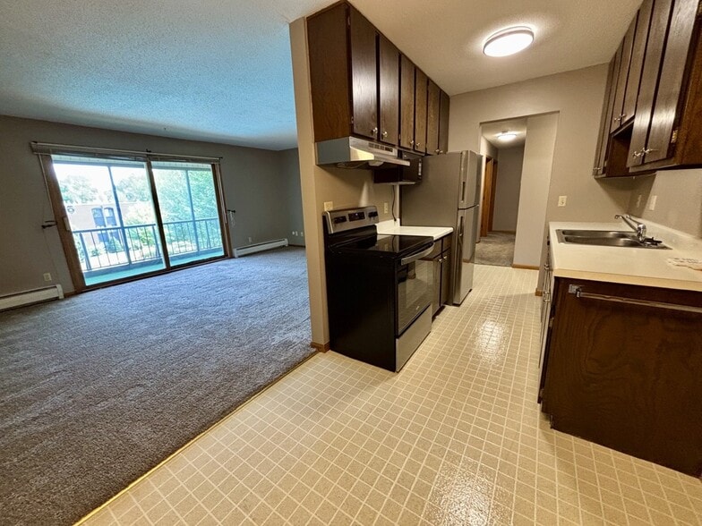Building Photo - 255 Westview Dr