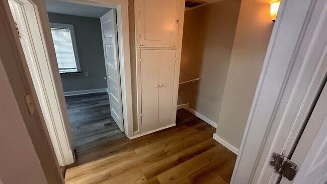Building Photo - $695- 2 bed 1 bath - Newly Remodeled Duplex