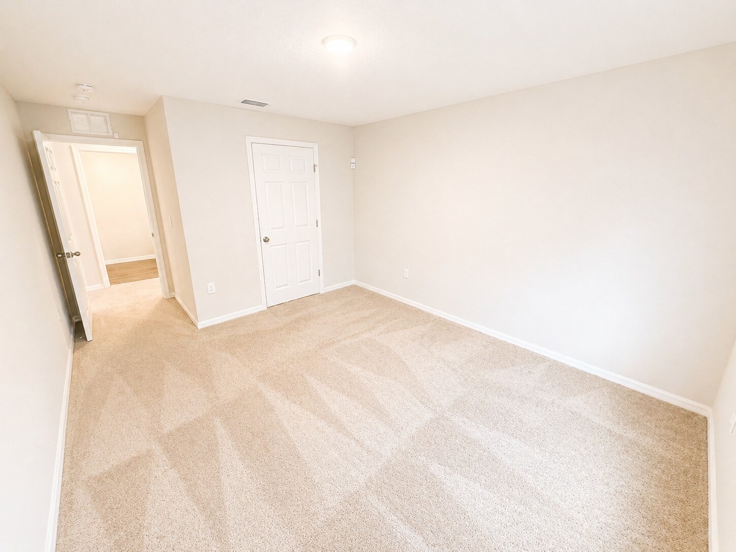 Building Photo - 1305 Current Pl