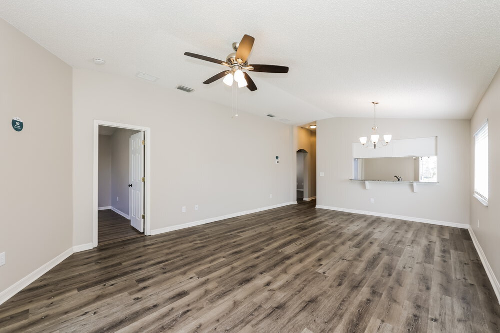 Building Photo - 11751 Lynmoor Dr
