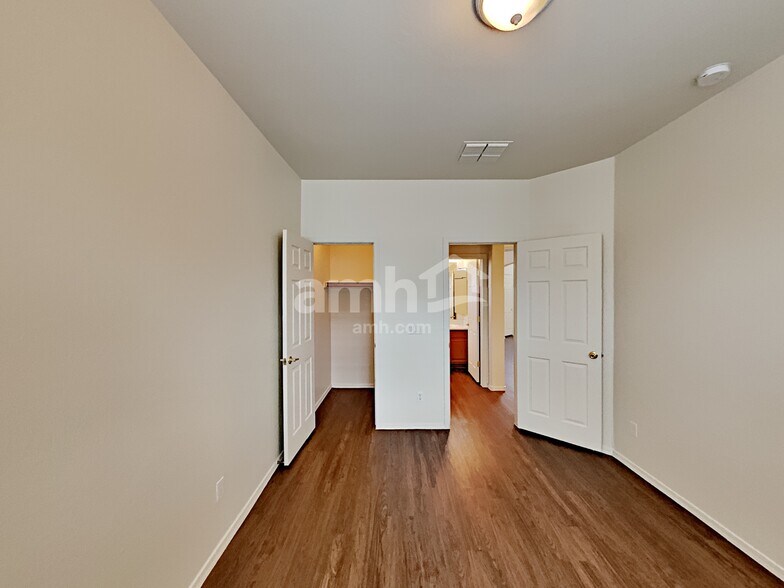 Building Photo - 2120 S Archer