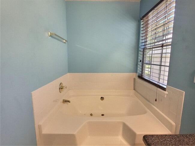Building Photo - 1734 Spring Hill Cove