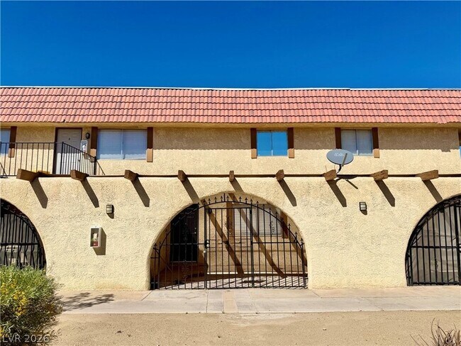 Building Photo - 1720 Cordoba Ln