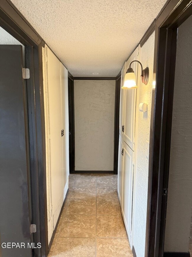 Building Photo - 966 Geronne Dr