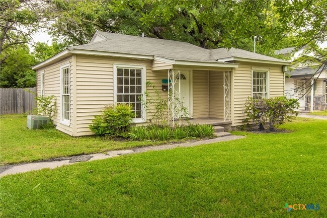 Building Photo - 1303 E Avenue G