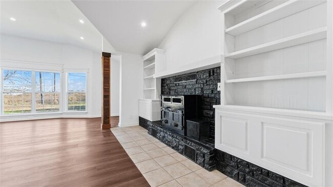 Building Photo - 5748 N Graham Rd