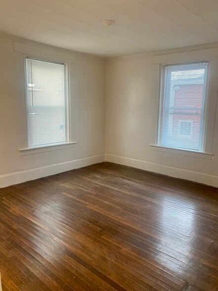 Building Photo - 7 Court St