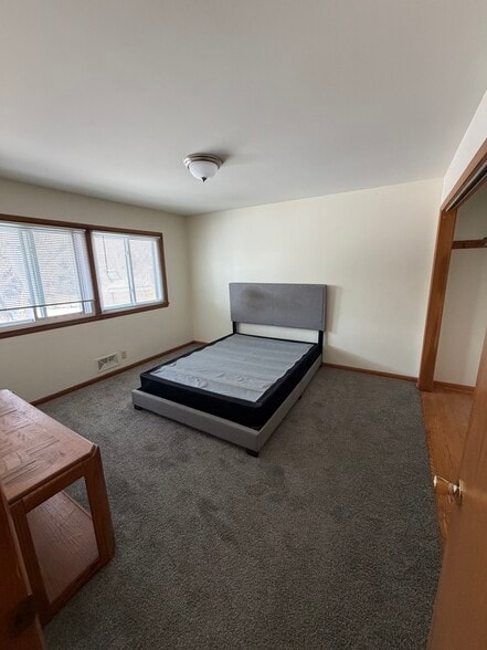 Building Photo - 5509 W Morgan Ave