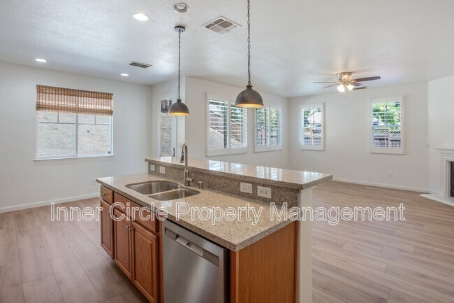 Building Photo - 5560 McFarlan Ranch Dr