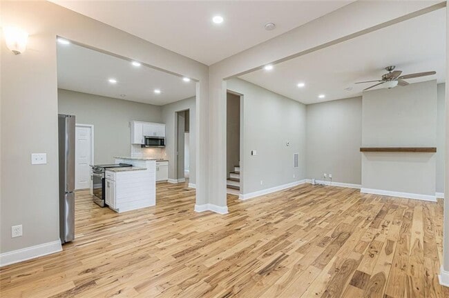 Building Photo - 3362 Colville Ave