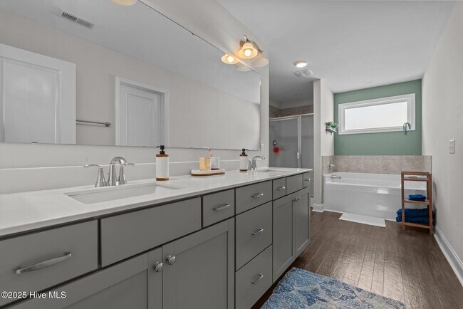 Building Photo - 620 Overland Ct