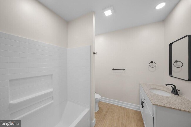Building Photo - 71 Dreamland Park Dr