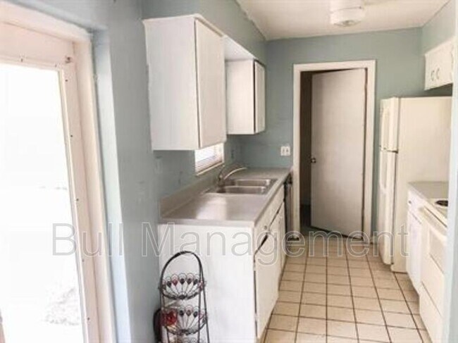 Building Photo - 5525 Lehigh Ave