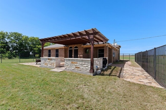 Building Photo - 200 Co Rd 453