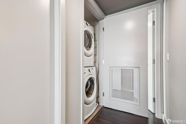 Building Photo - 708 Long Bridge St