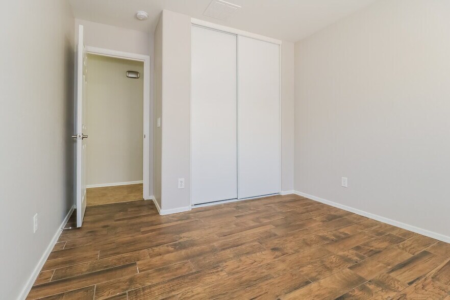 Building Photo - 22614 W Papago St