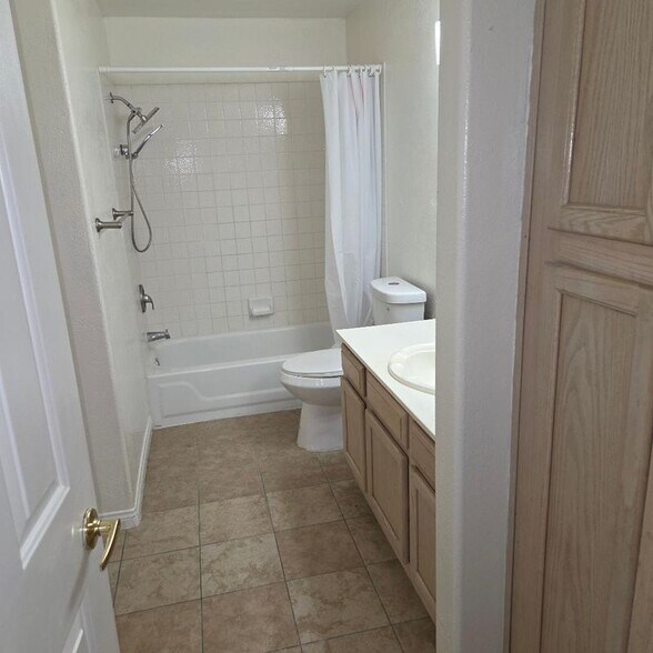 Building Photo - 517 Indian Princess Dr