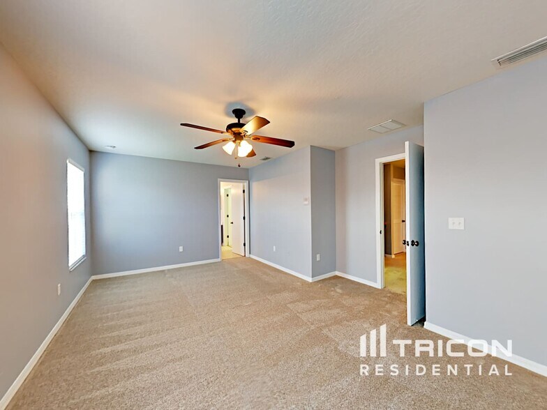 Building Photo - 19514 Timberbluff Dr