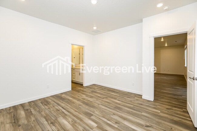 Building Photo - 308 Ravello St