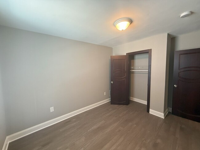 Building Photo - Fully Renovated 2BR Home w/ Fenced Yard & ...