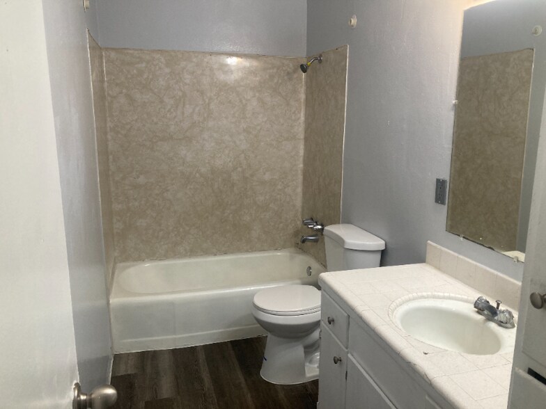 Building Photo - 1025 N Madison St