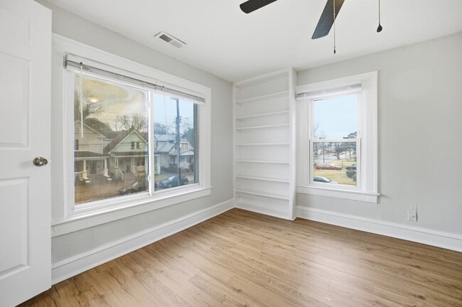 Building Photo - 829 22nd St