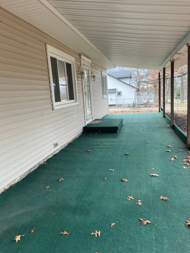 Building Photo - 8986 King Graves Rd NE