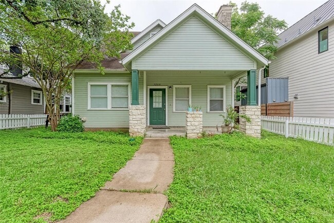 Building Photo - 1205 W 22 1/2 St