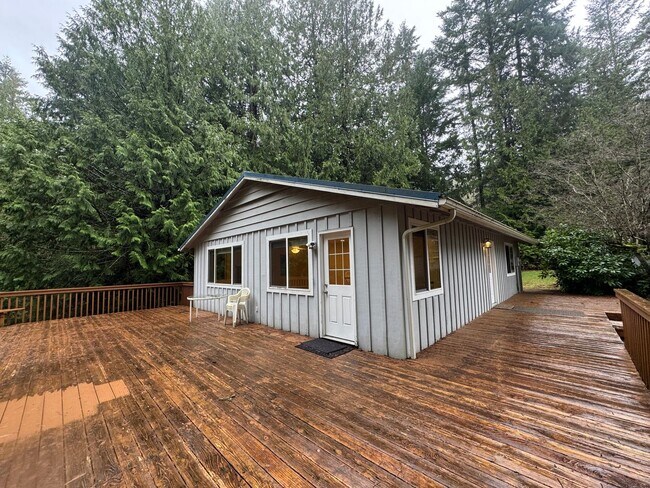 Building Photo - Home Sweet Home! 2 bedroom in Gig Harbor!